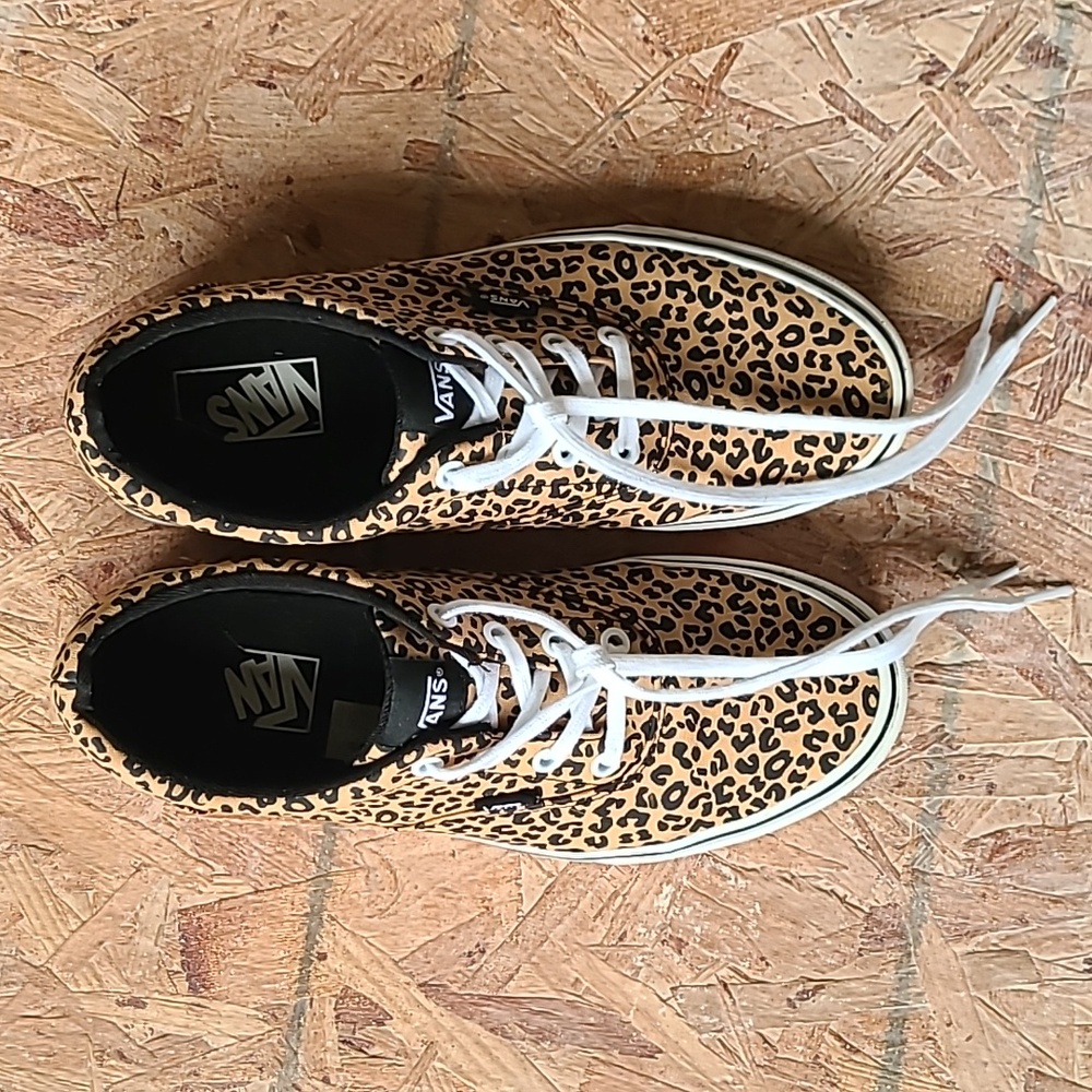 Leopard Print VANS with White Laces - Picture 2 of 8